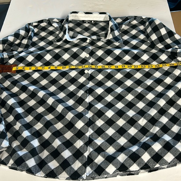 XXL black and white soft flannel button down shirt - Picture 7 of 11